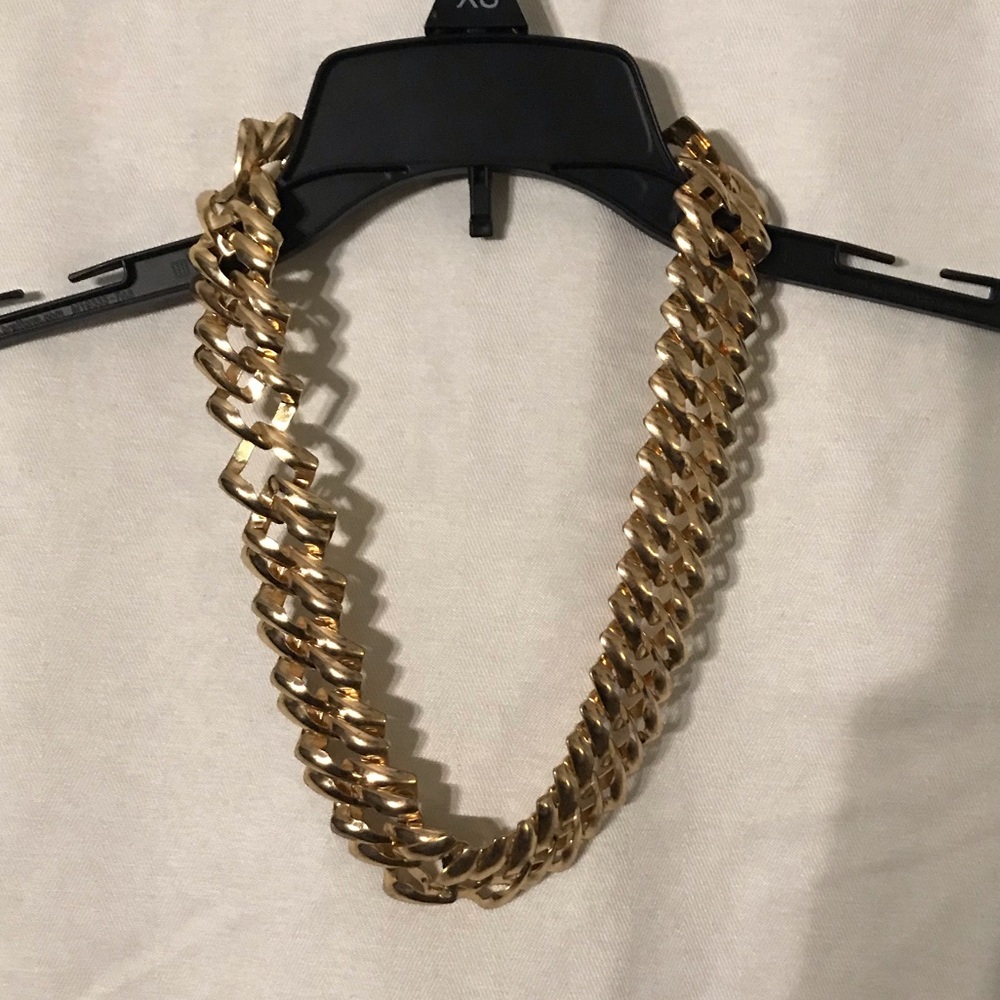 🦠 Gold link necklace